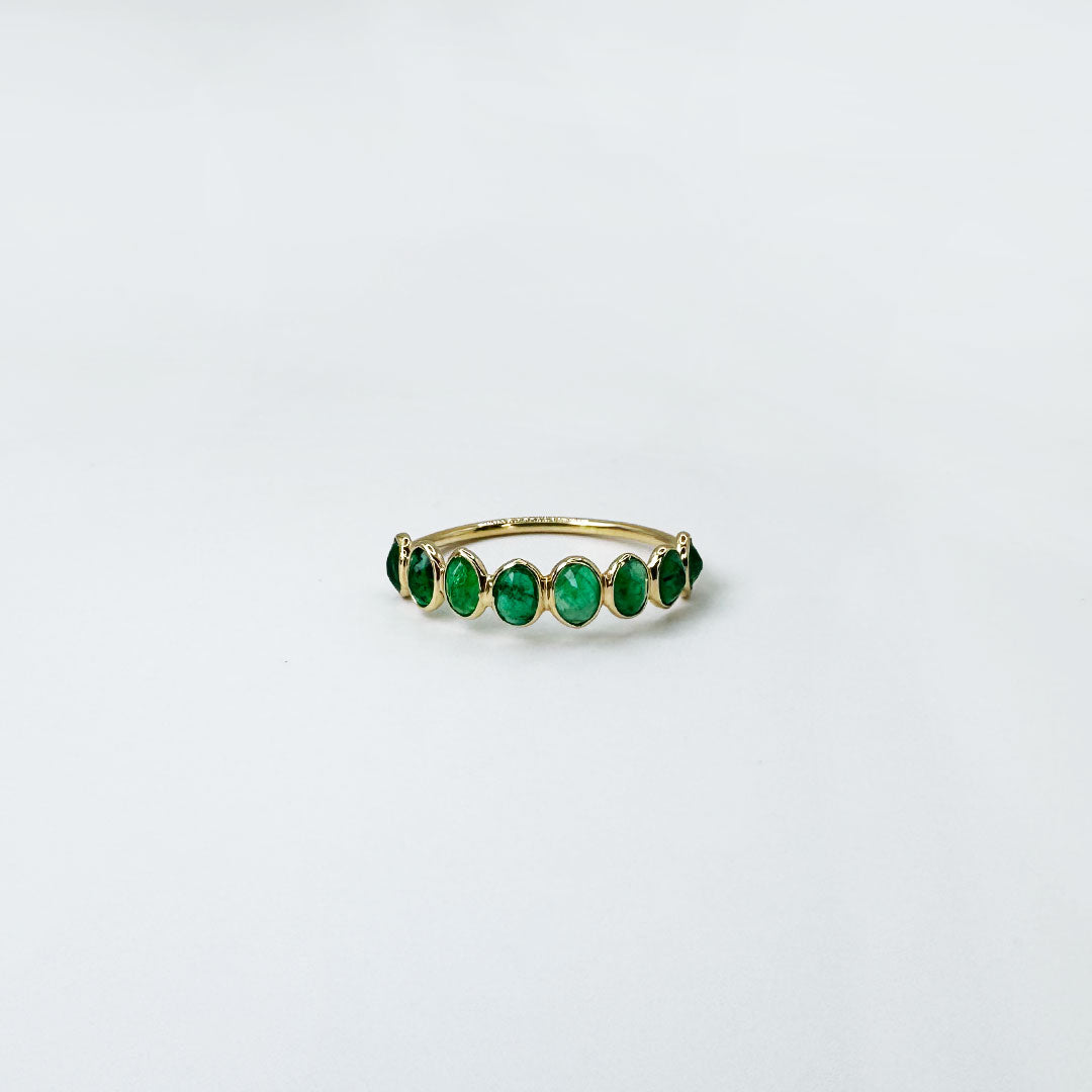 Anillo esmeraldas y oro.