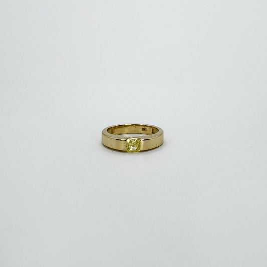 Anillo pinky yellow.