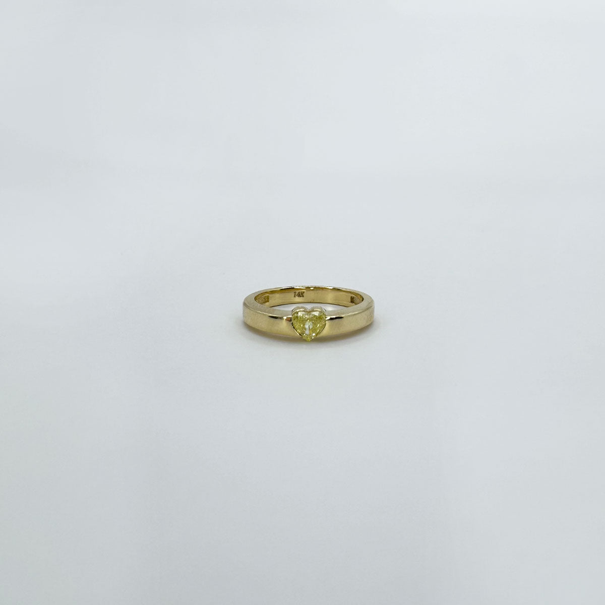 Anillo heart pinky yellow.