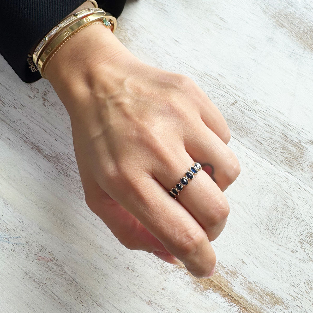 Anillo zafiros azul.