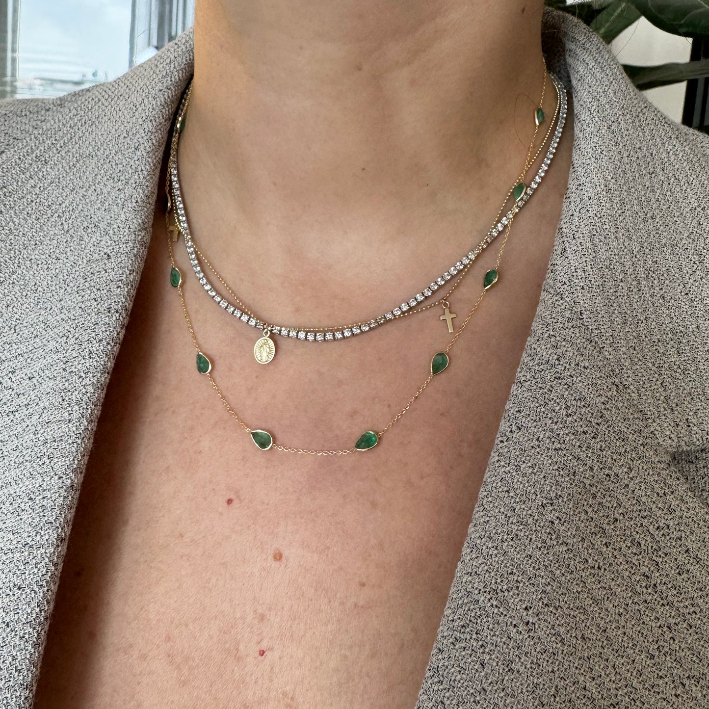 Collar esmeraldas gota cadena.