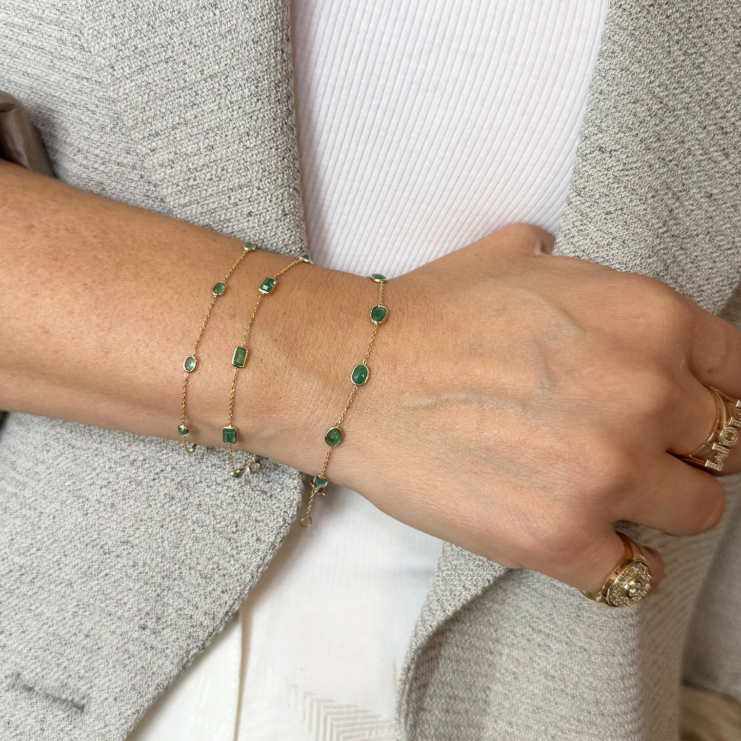 Pulsera esmeraldas oval cadena oro.