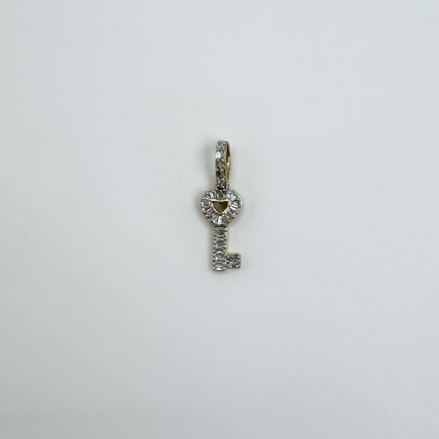 Dije llave (corazon) oro y diamantes