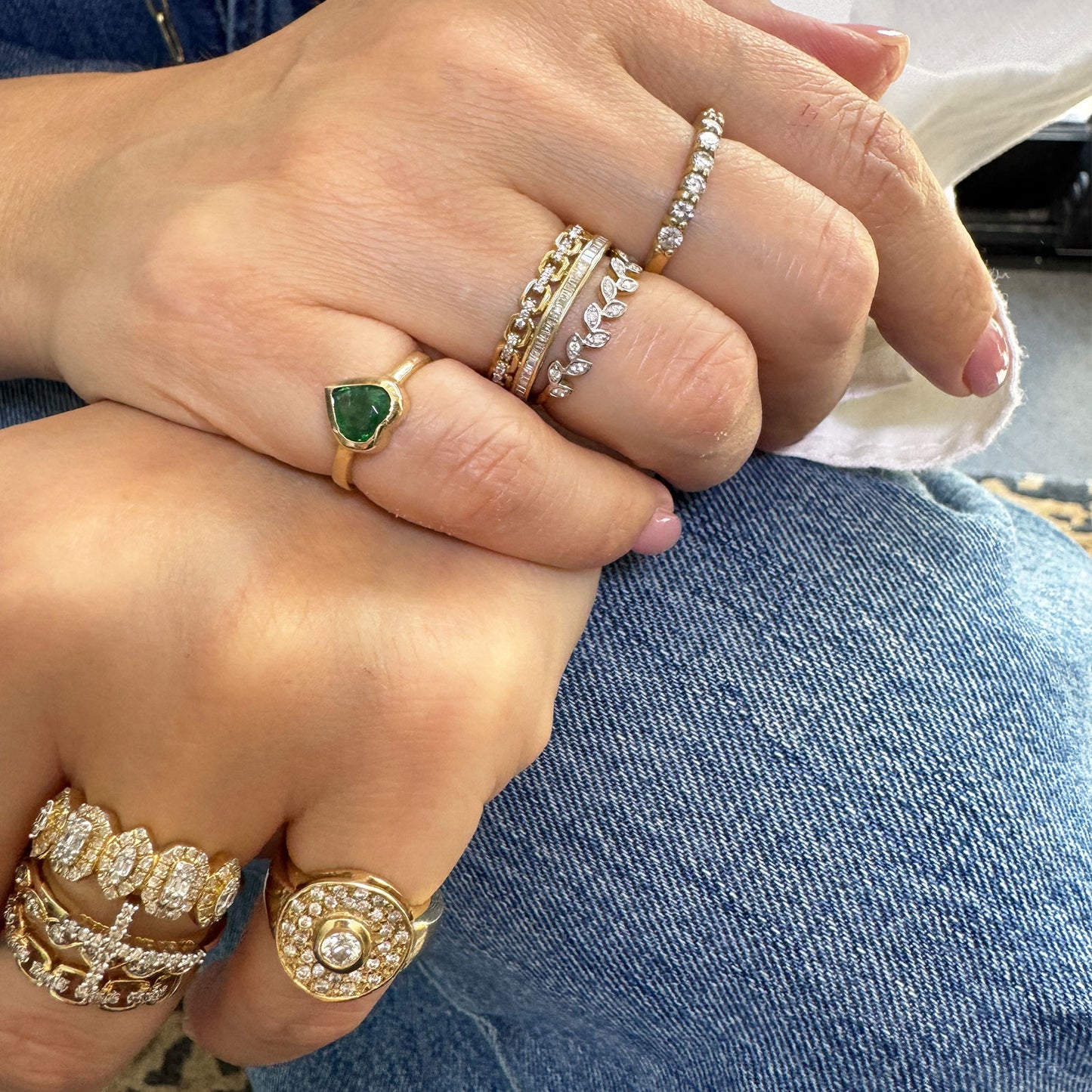 Anillo oro con diamantes doble estilo vintage.