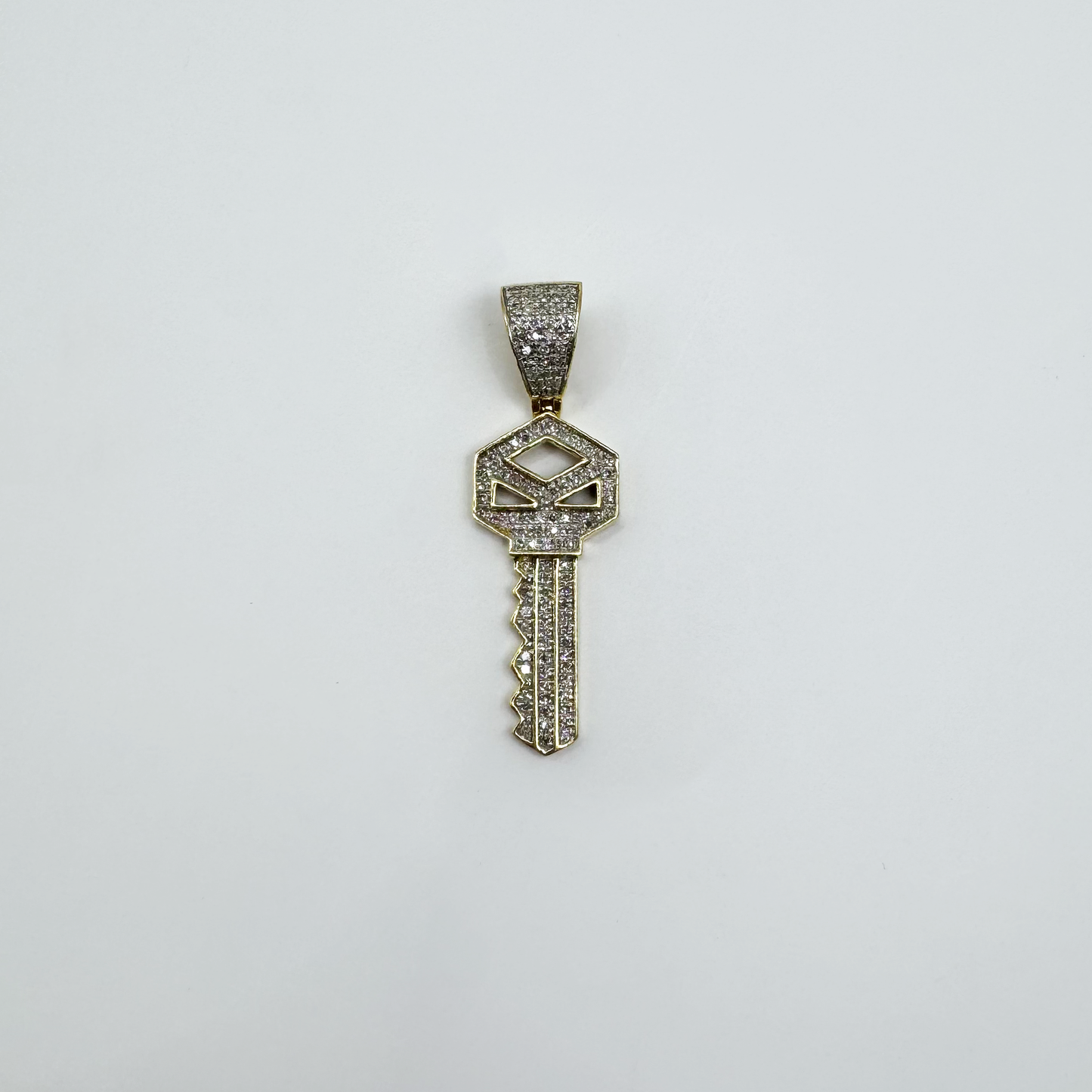 Dije llave (phillips) oro y diamantes