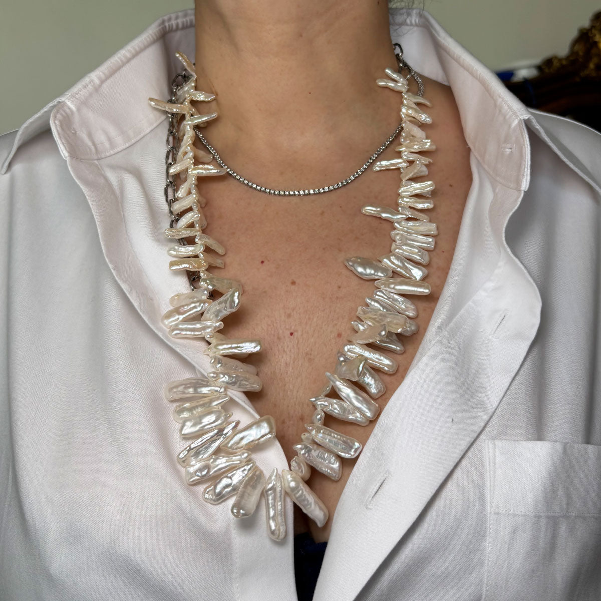 Collar perlas stick con cadena.