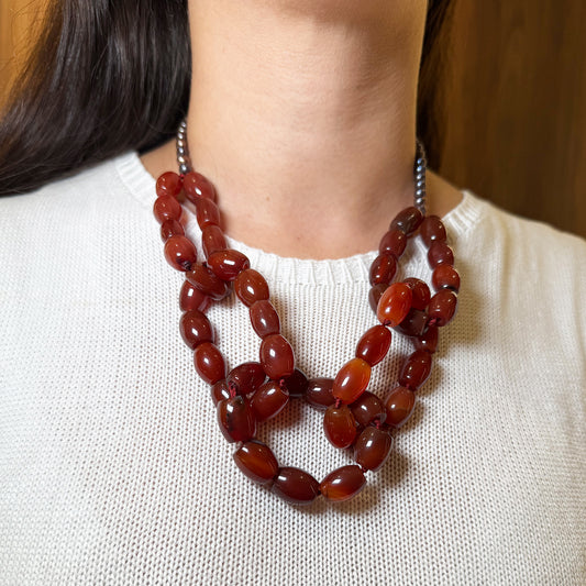 Collar cadena de piedras cornalina y perlas.