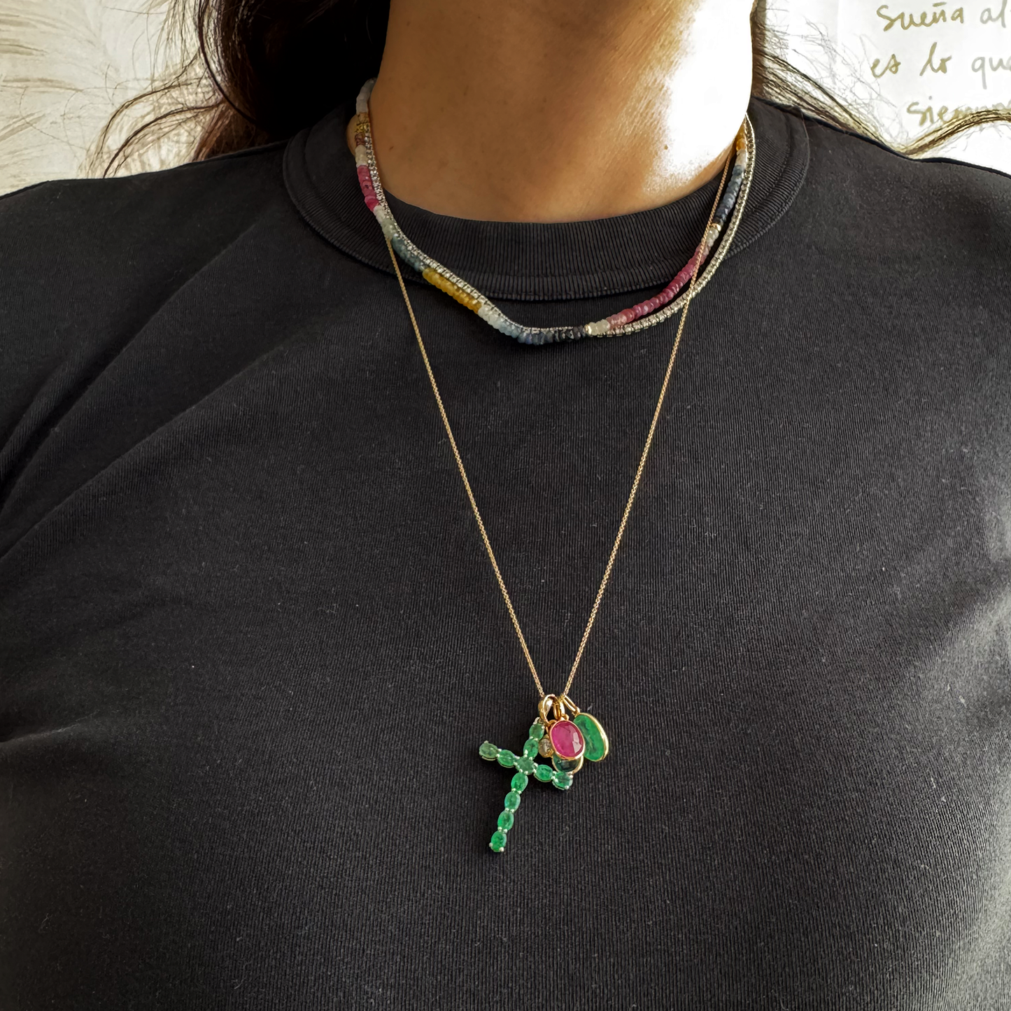 Dije esmeralda con jardín gota.