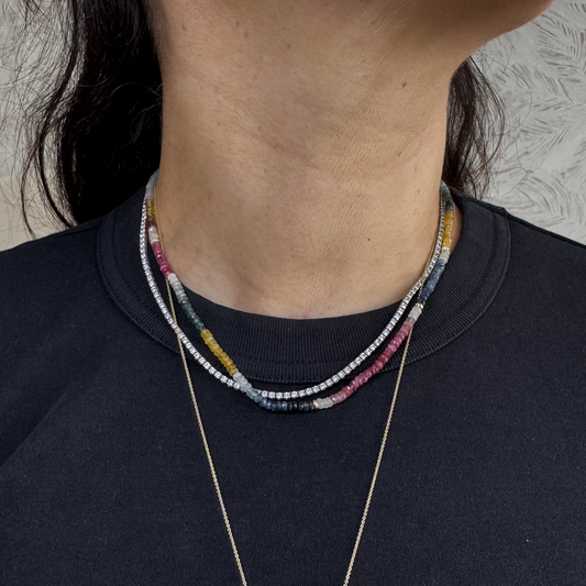 Collar zafiros rainbow con broche de oro.