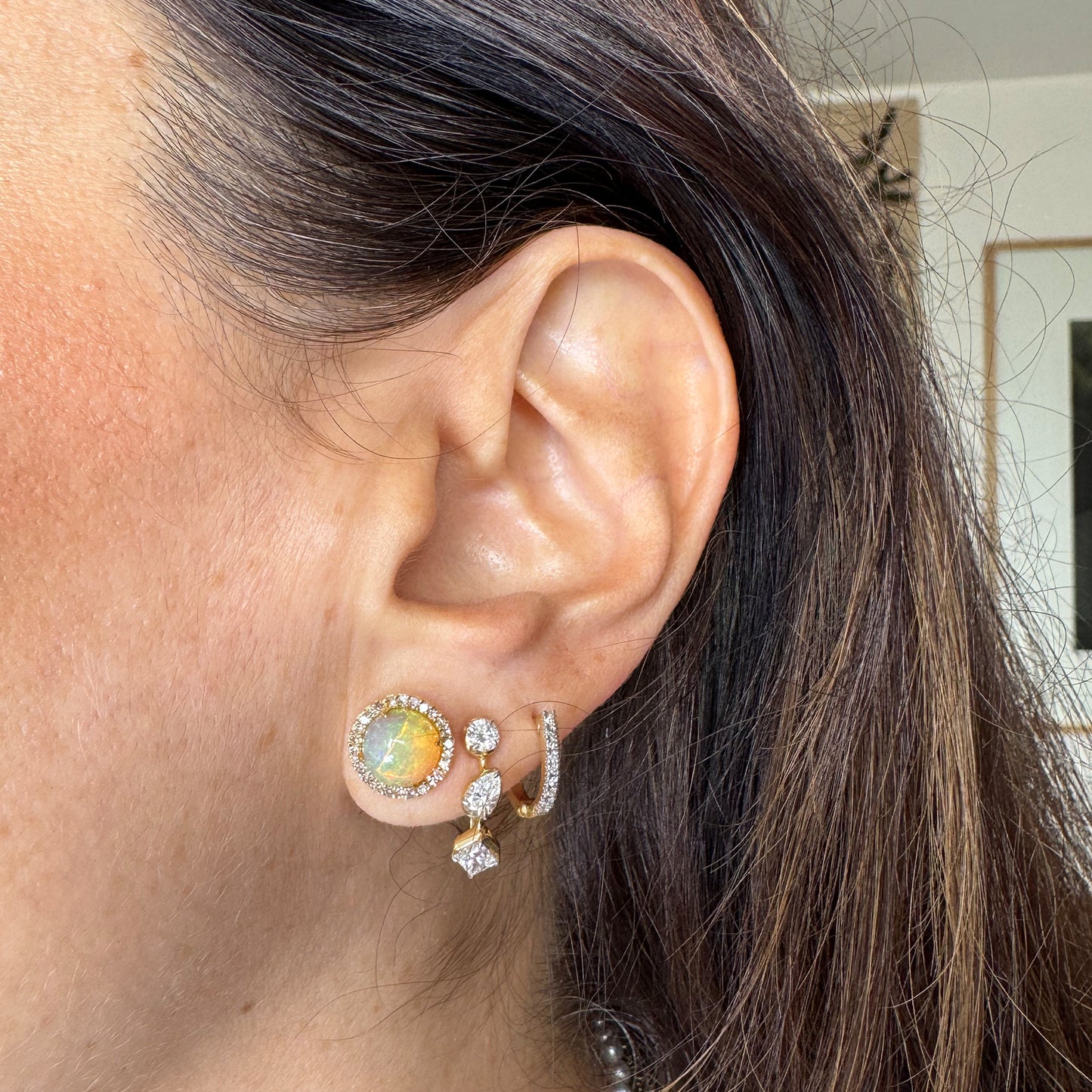 Aretes ópalo circular con halo