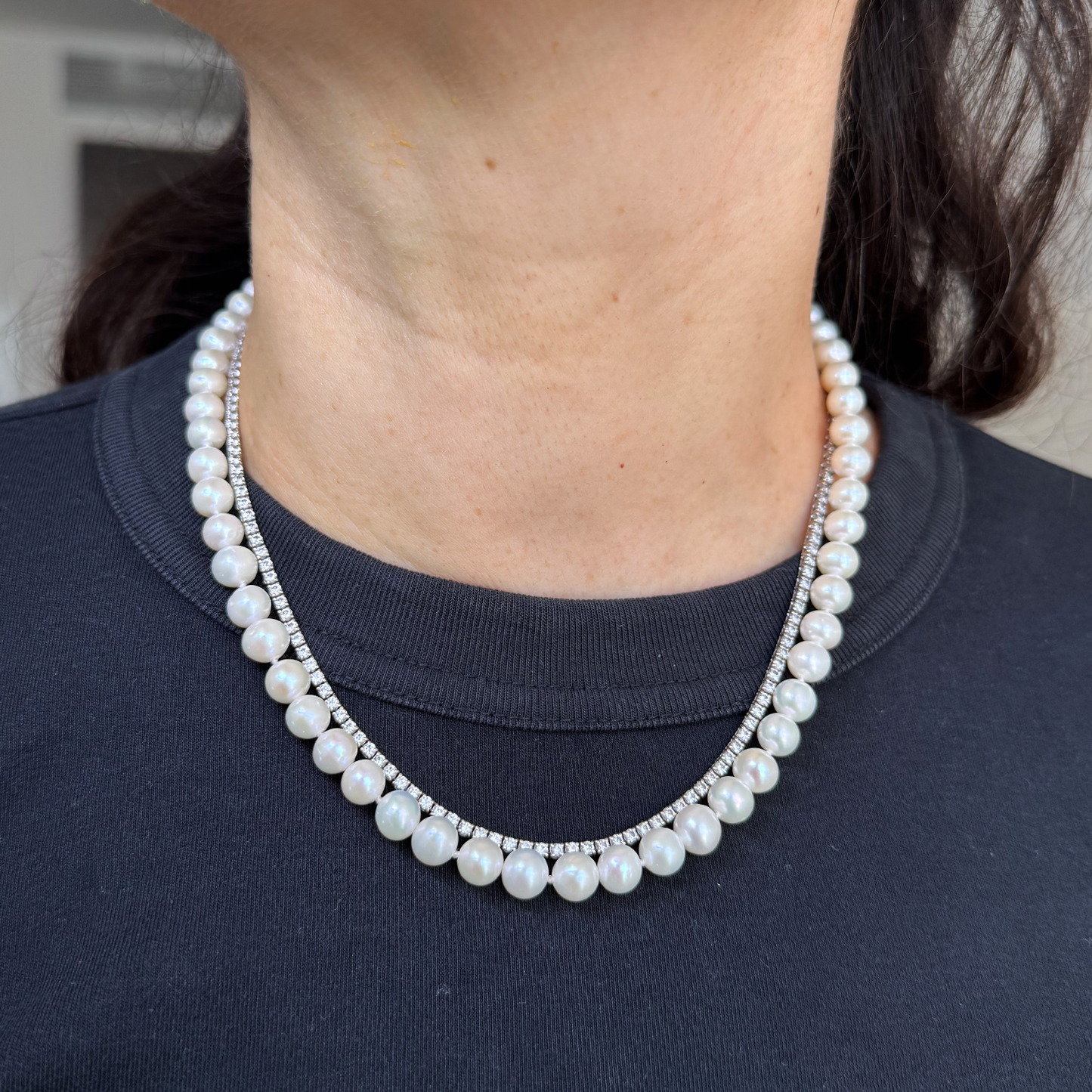 Collar clásico perlas semiredondas.