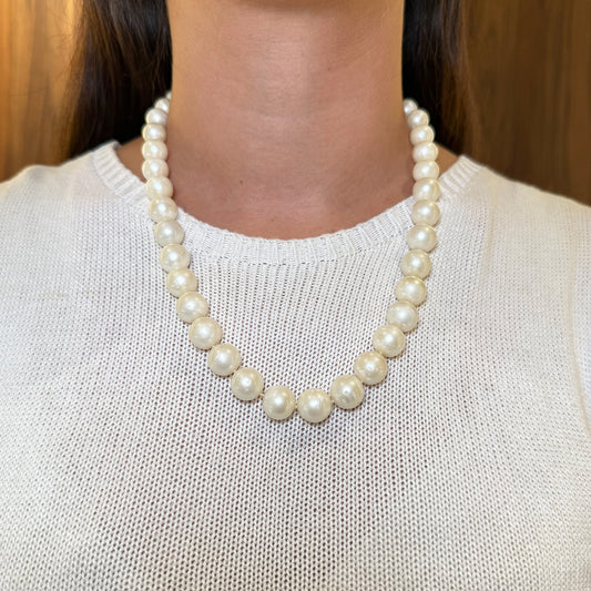 Collar perlas australianas.