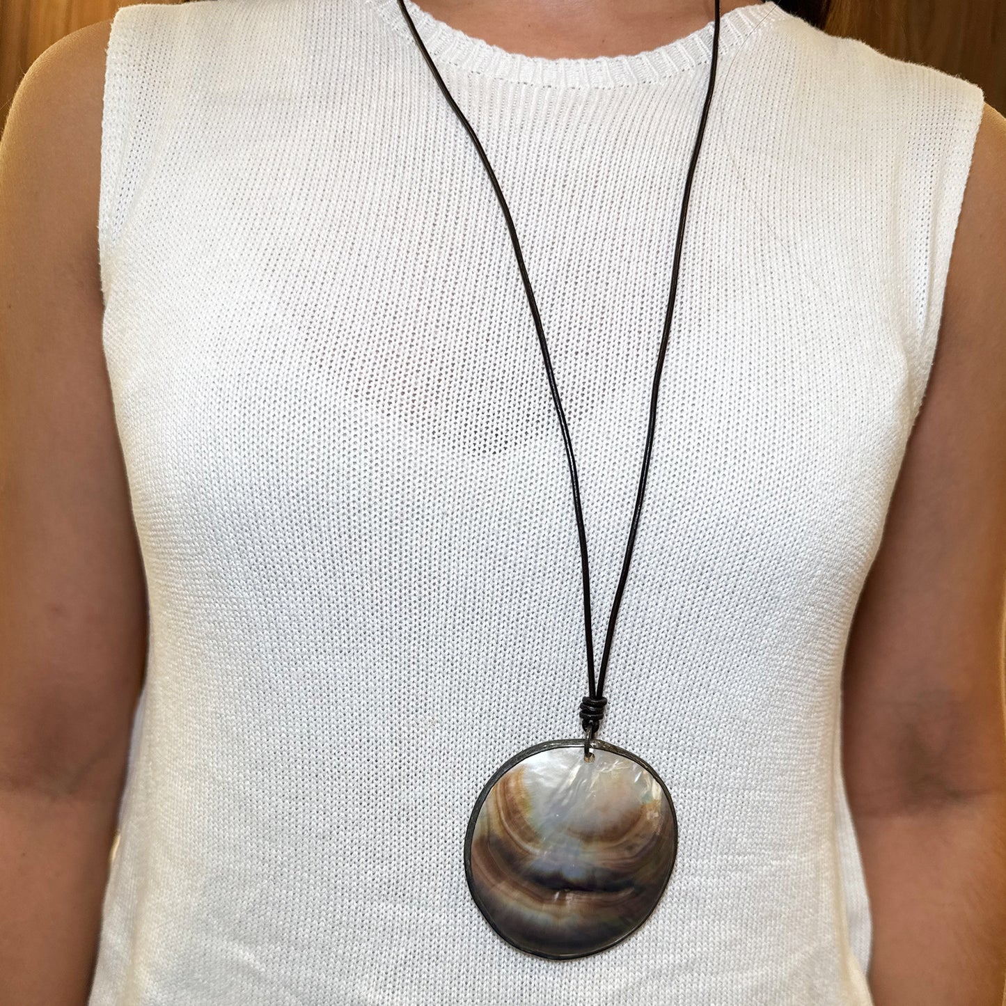 Collar madre perla.
