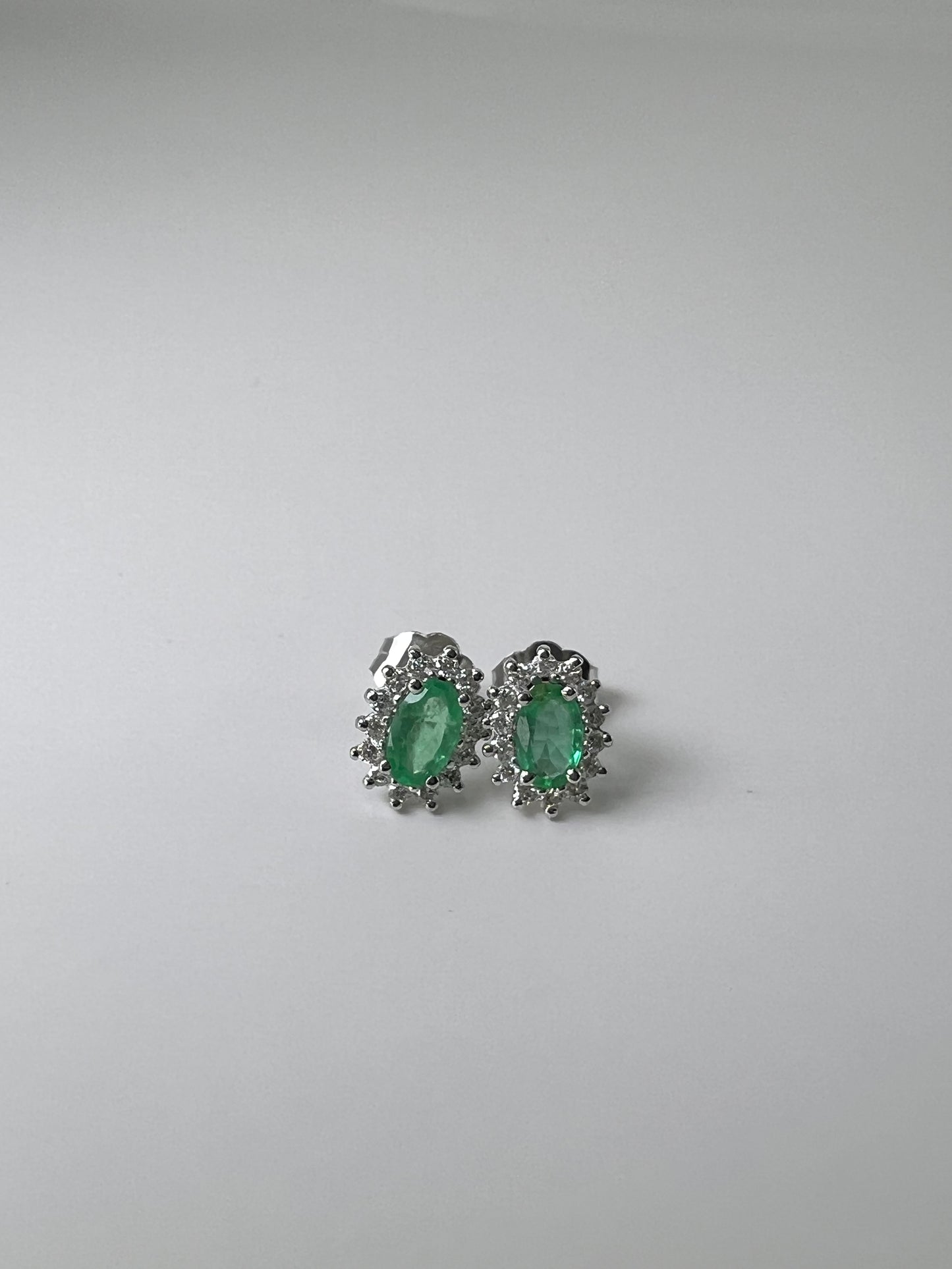 Broquel de Emeralda y Diamante