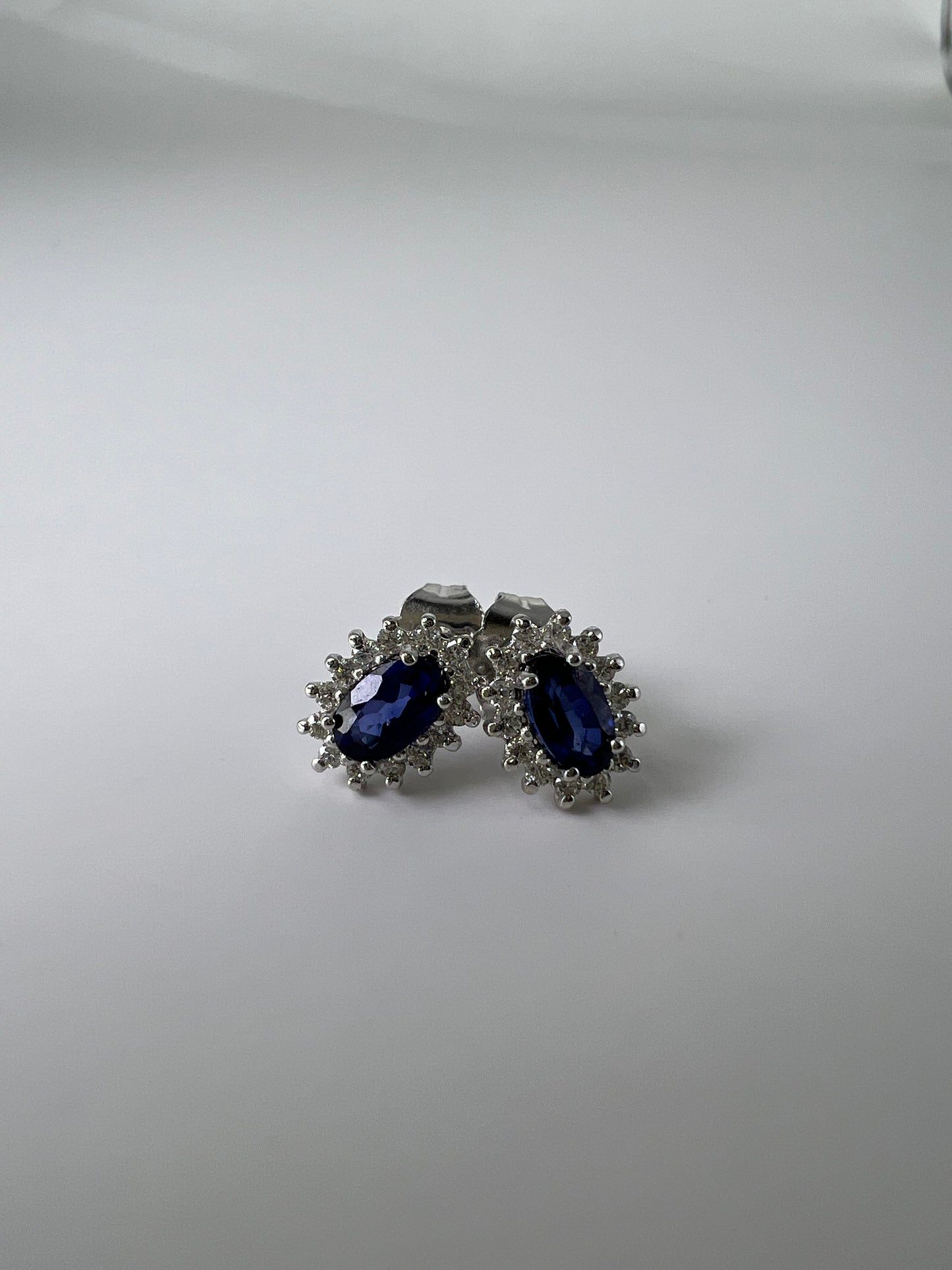 Broquel de Zafiro y Diamante