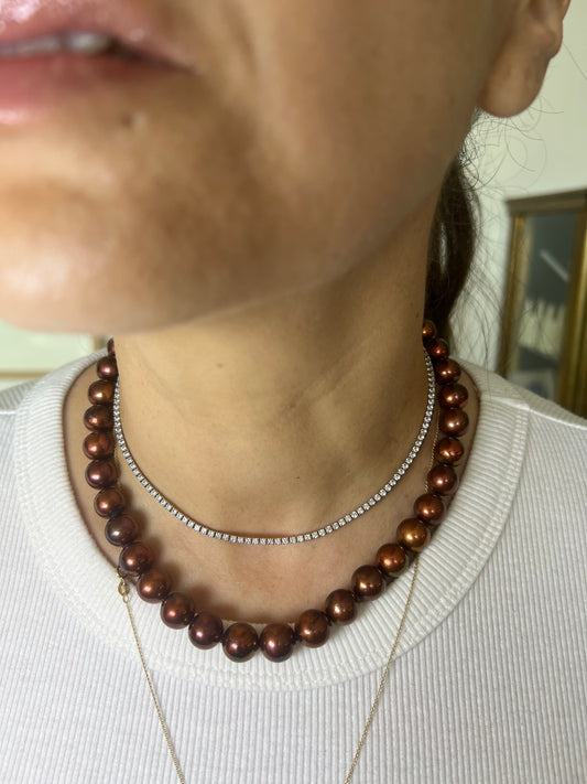Collar Perla Cultivada Redonda Café Mediano 42