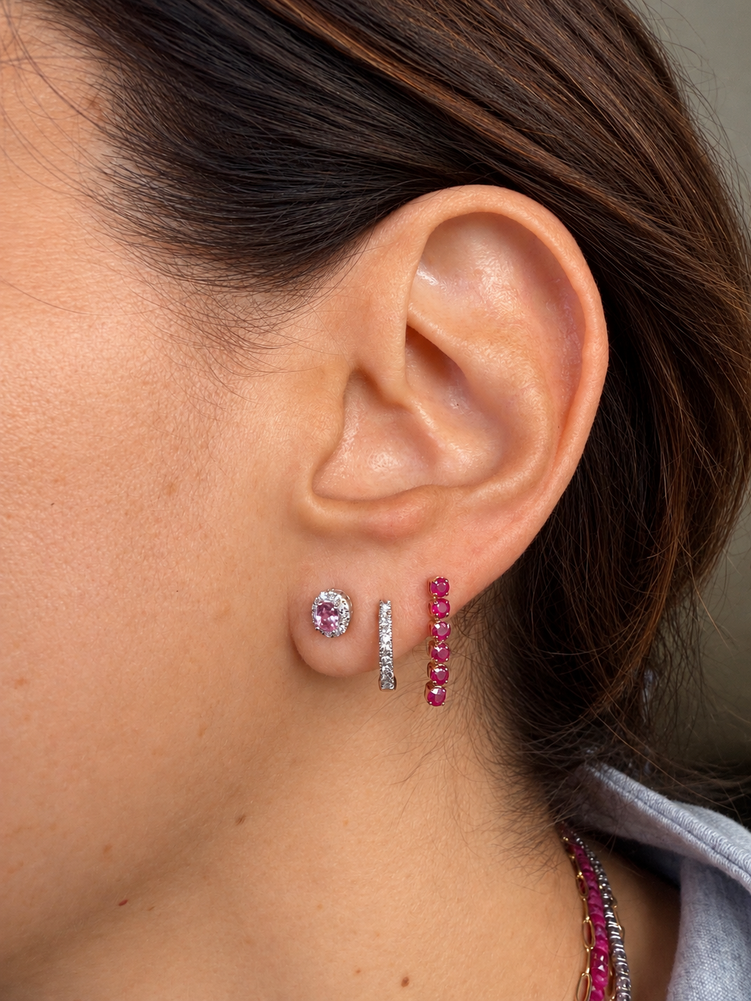Aretes zafiro rosa con halo diamantes oro blanco 14k
