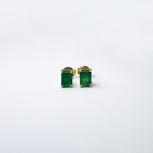Aretes esmeralda clásicos mini.