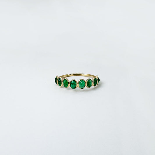 Anillo esmeraldas y oro.