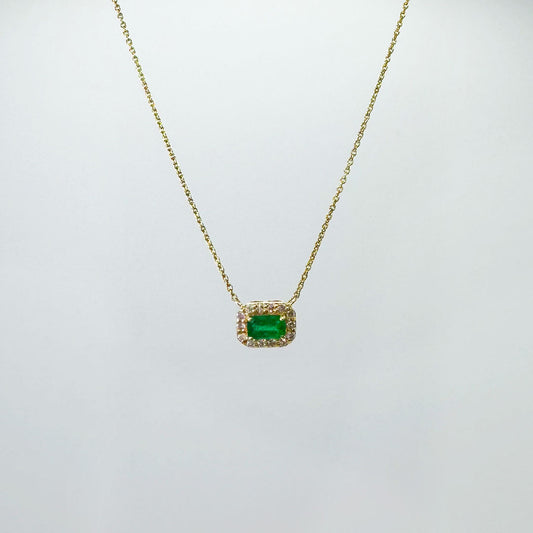 Collar de esmeralda y diamantes clásico en oro amarillo b.