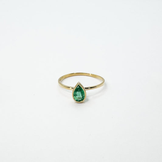 Anillo esmeraldas gota