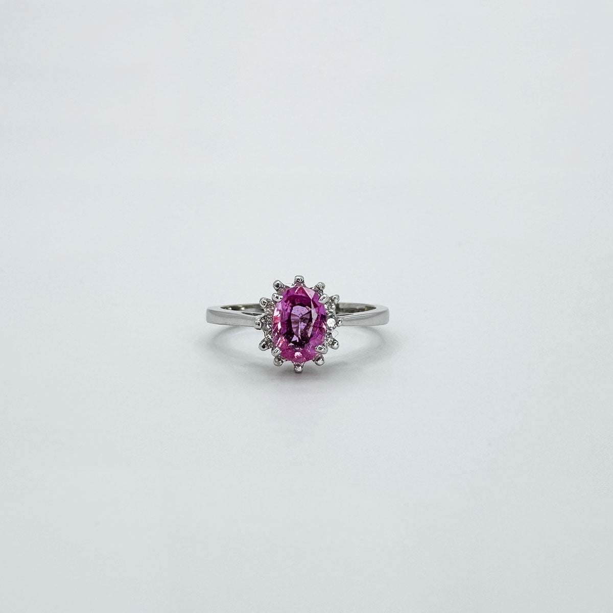 Anillo zafiro rosa.