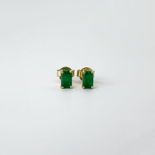 Aretes esmeralda clásico chicos b.