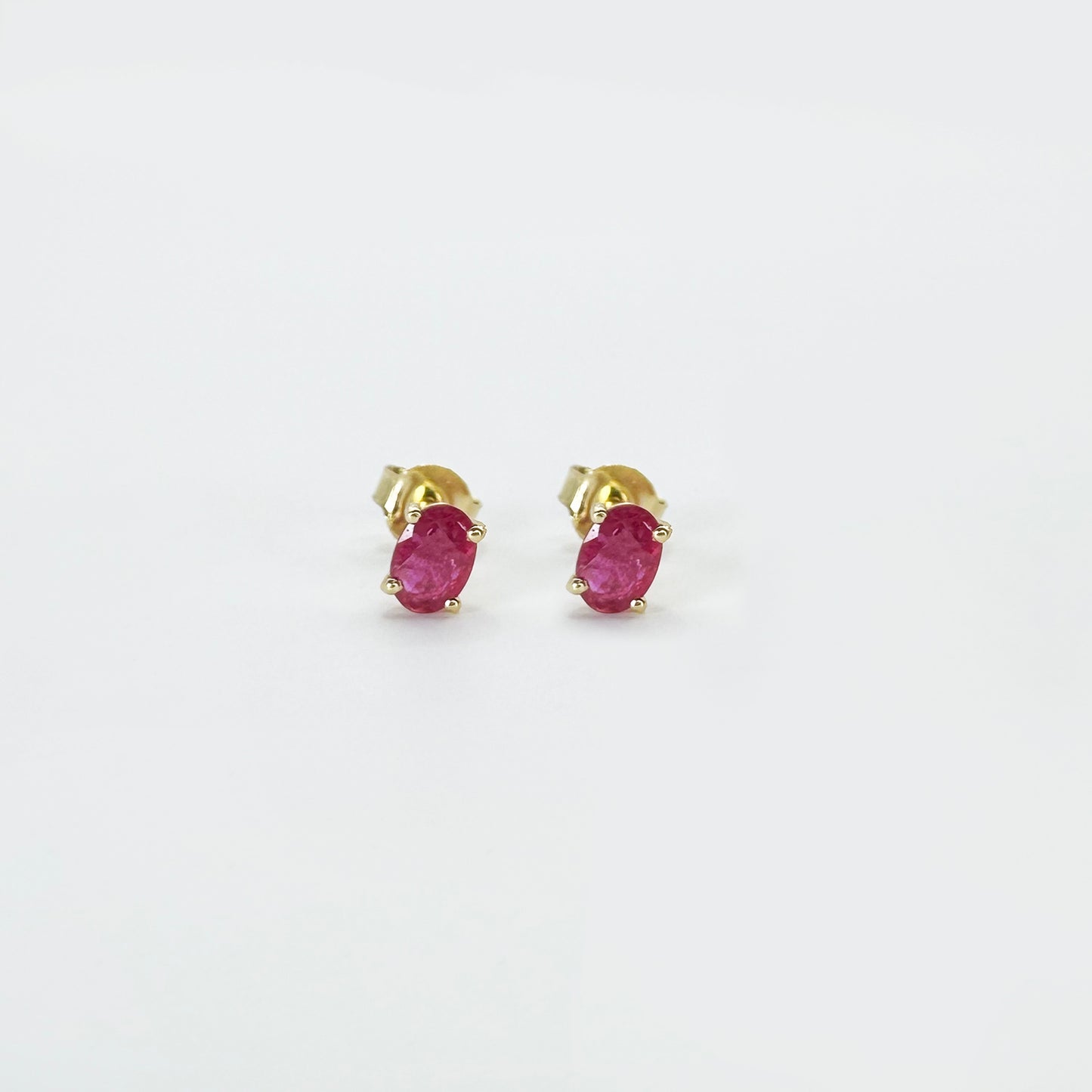 Aretes Rubí Chico