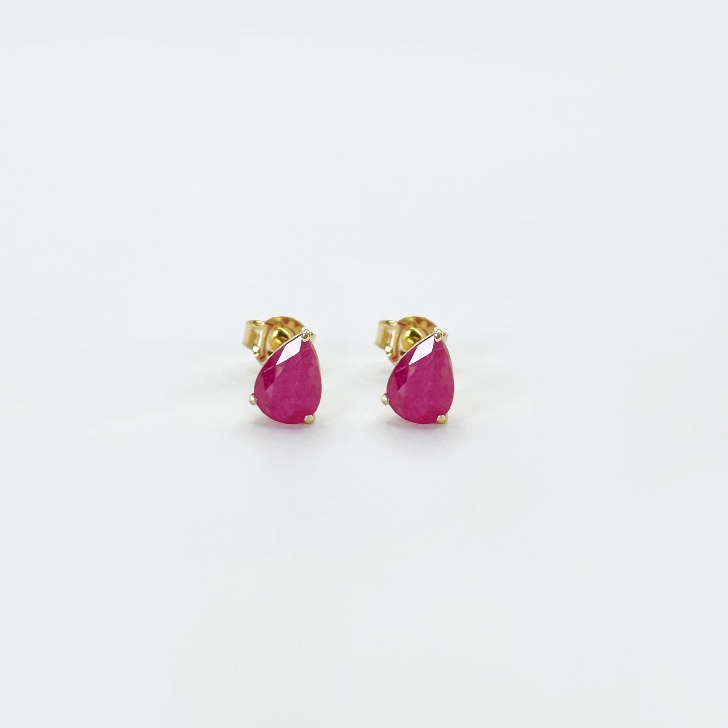 Aretes Rubí Gota