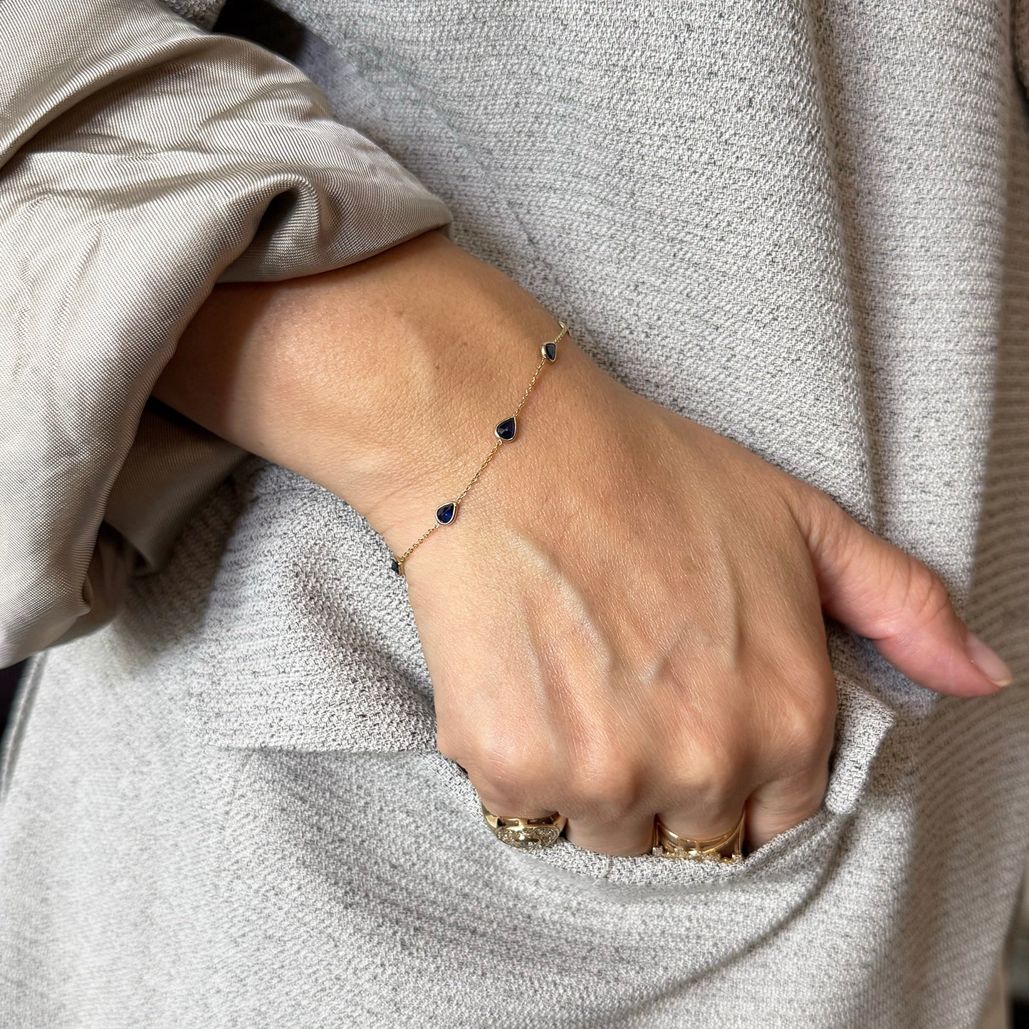 Pulsera cadena zafiros gota.