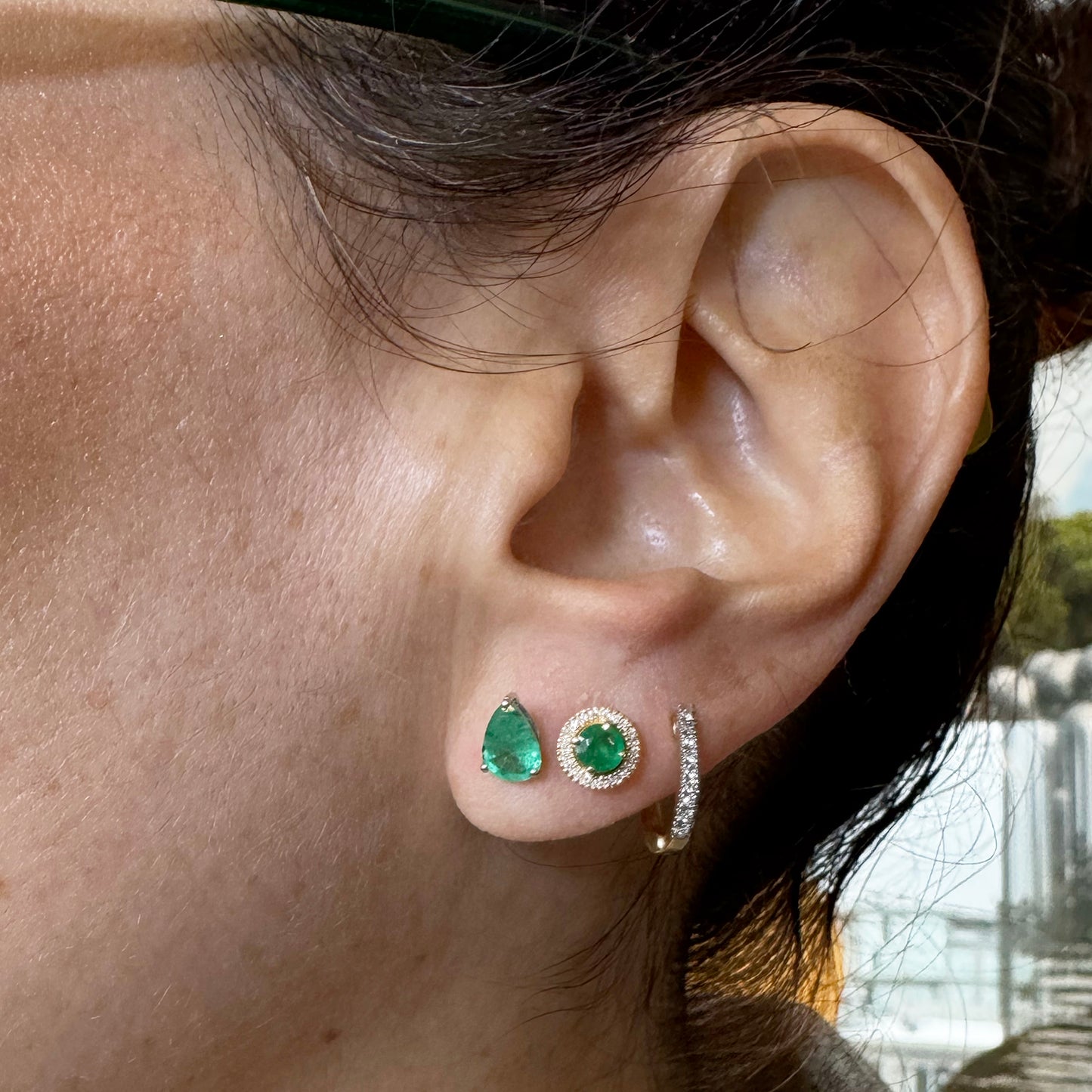 Aretes Esmeraldas Halo Diamantes chicos.