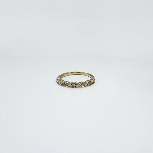 Anillo infinito oro y diamantes.