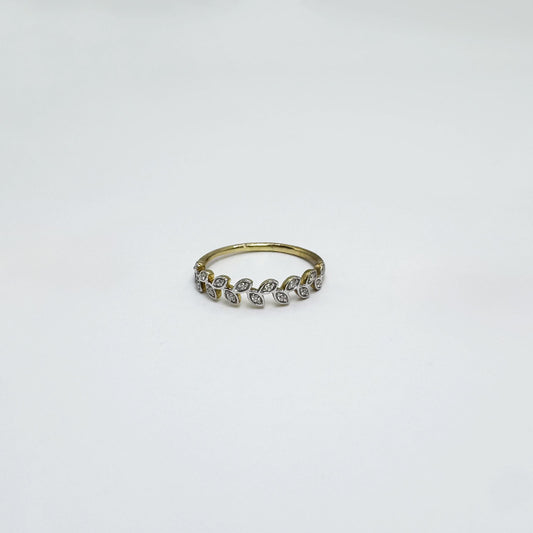 Anillo laurel oro y diamantes.