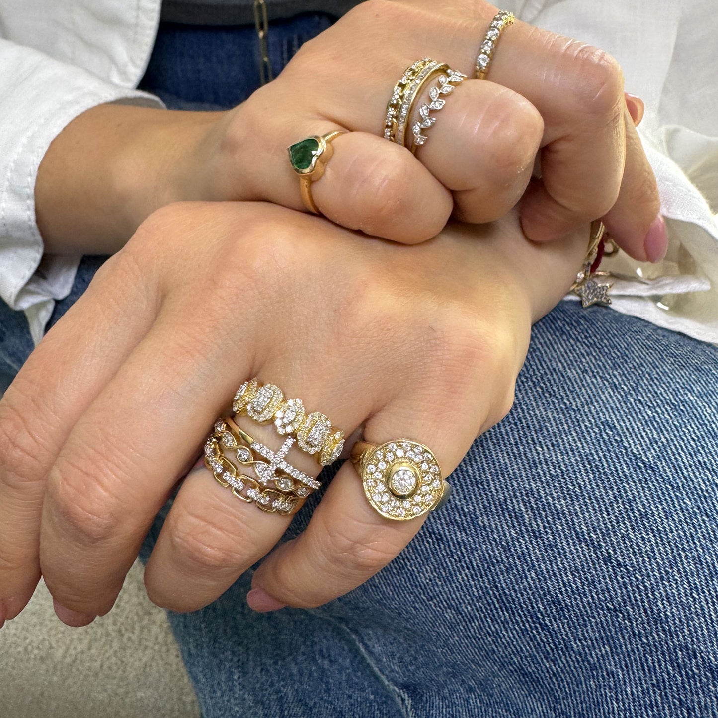 Anillo oro y diamantes cadena.