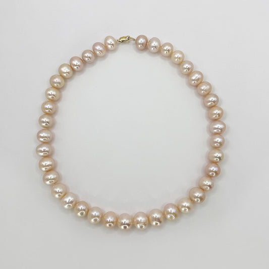 Collar Clásico Perlas Rosa Salmon.