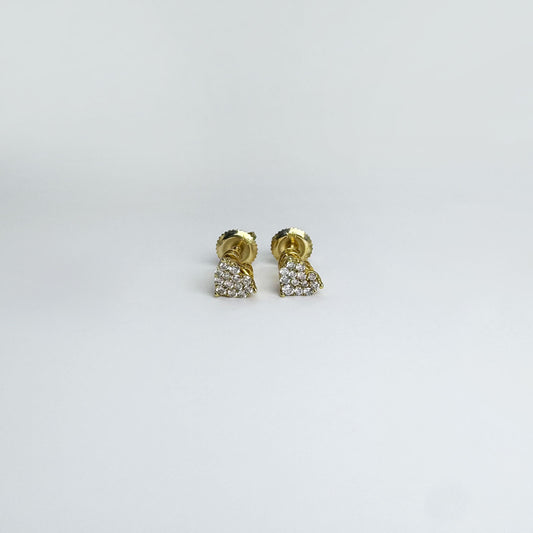 Broqueles cluster corazón oro amarillo.