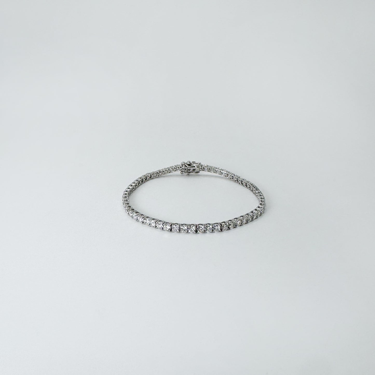 Pulsera tennis diamantes oro blanco 5cts.