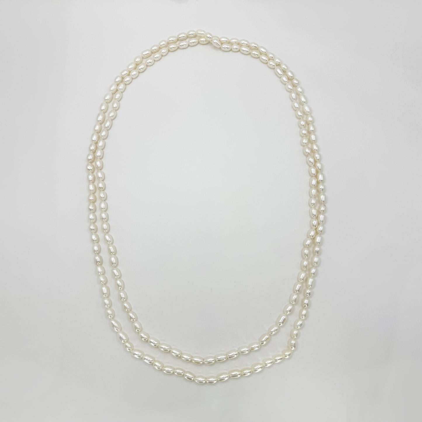 Collar perla cultivada extra largo.
