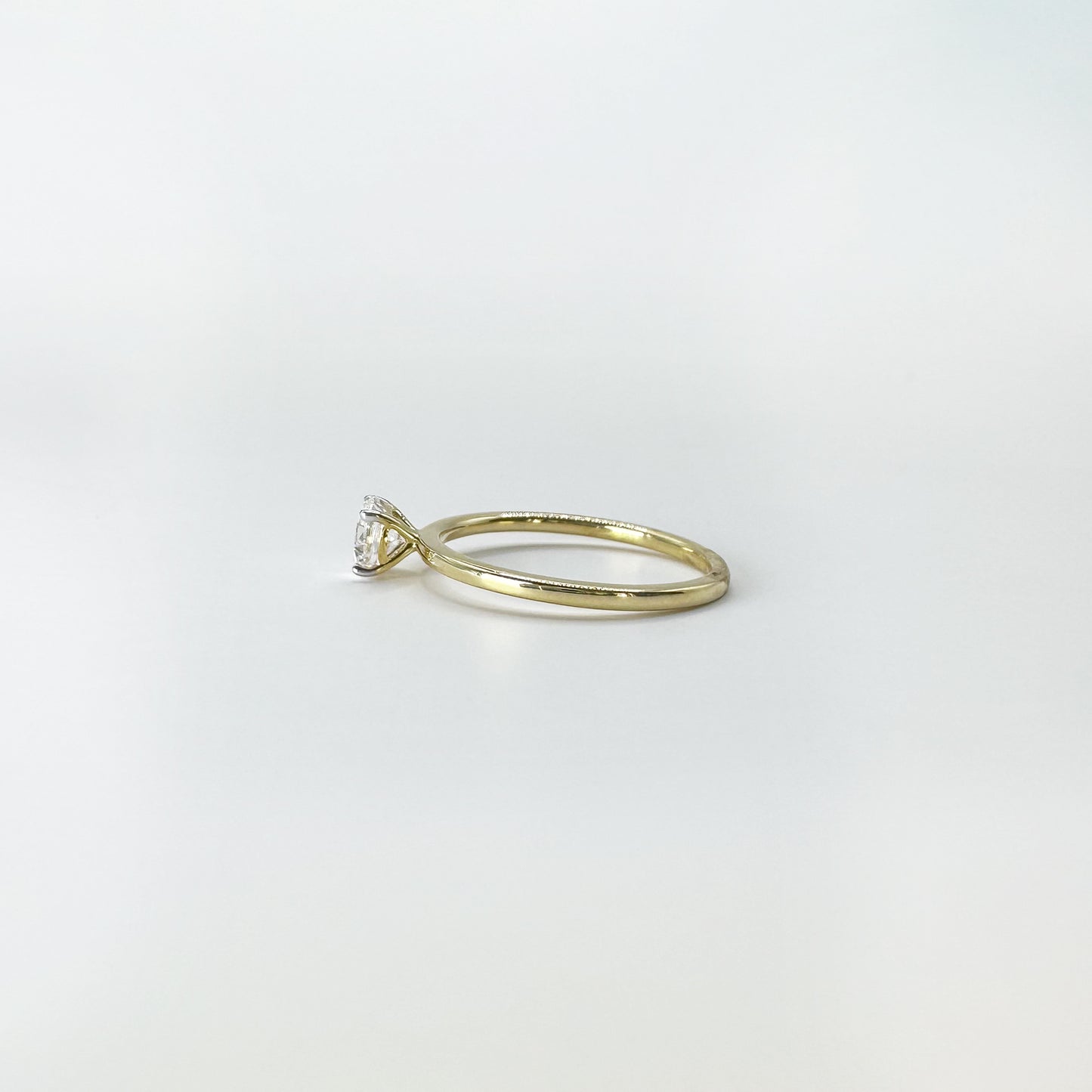 Anillo oro amarillo solitario diamante Lab grown, 0.5 cts.