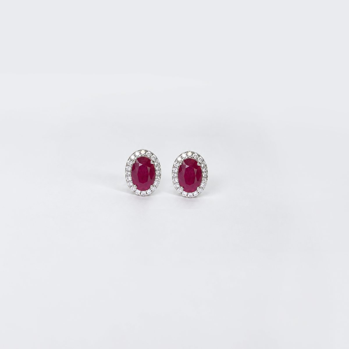 Aretes rubí con halo diamantes naturales en oro 14k
