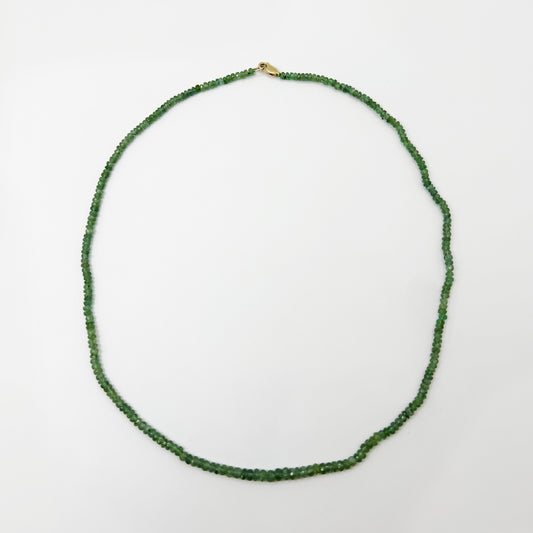 Collar esmeraldas naturales.