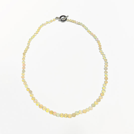 Collar ópalo.