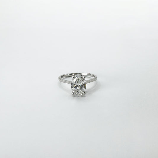 Anillo diamante oval oro blanco 1.5 cts.