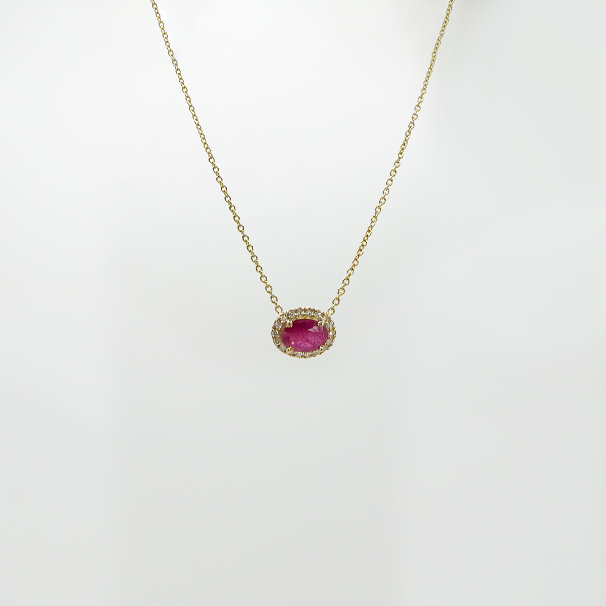 Collar rubí con halo de diamantes naturales en oro 14k