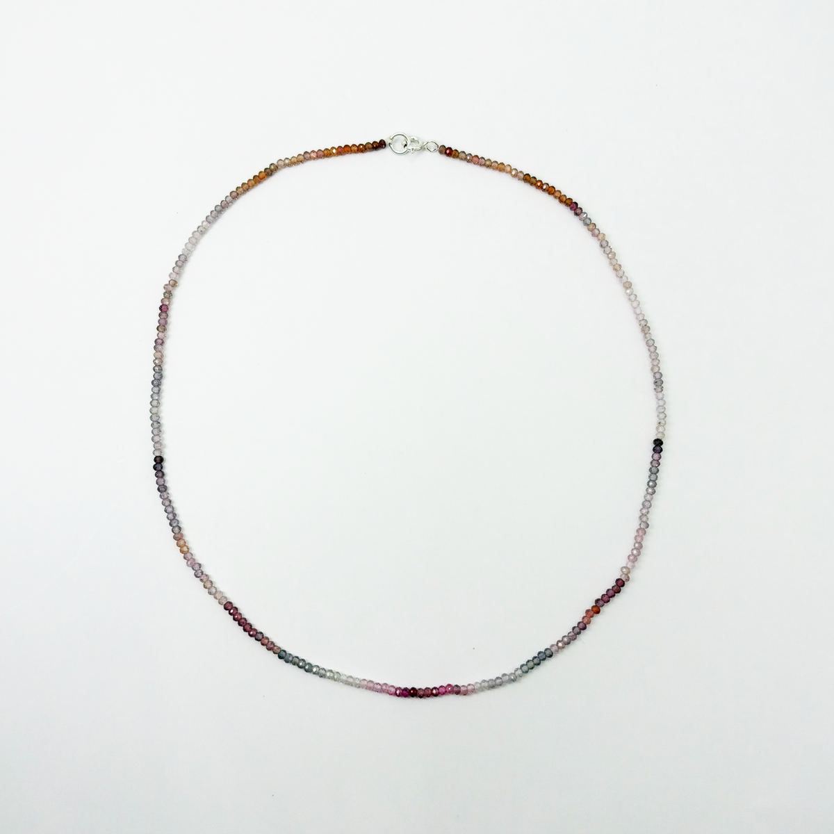 Collar choker mini espinela rosa.