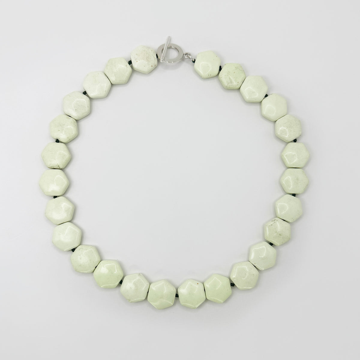 Collar piedras semipreciosas matcha.
