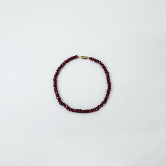Pulsera rubíes naturales facetados.