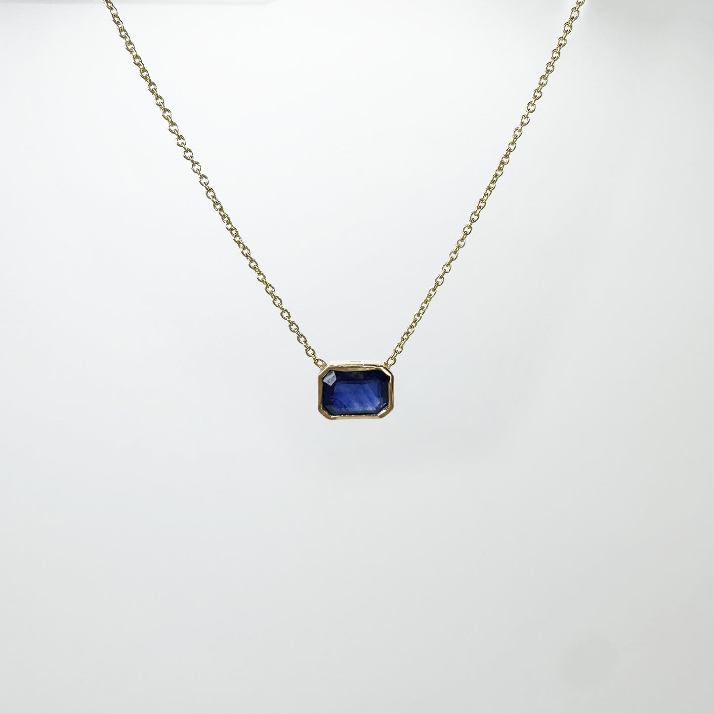 Collar zafiro cuadrado oro 
