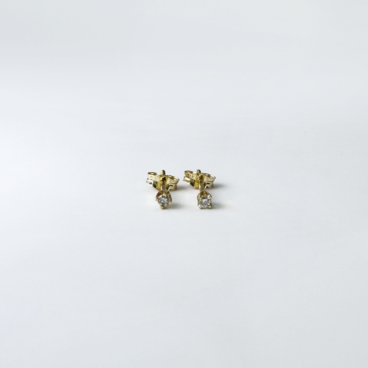 Piercings mini mini diamante y oro.