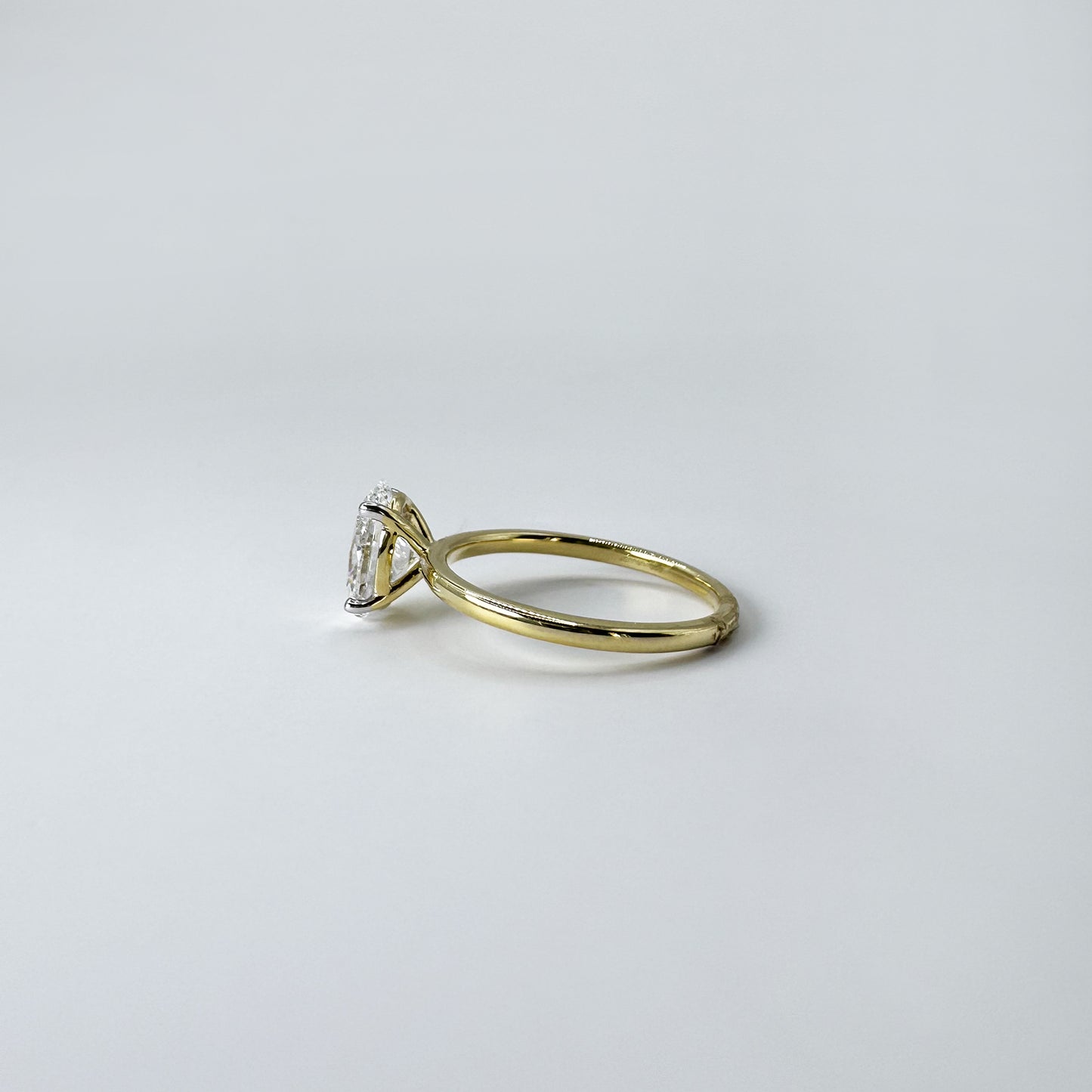Anillo diamante oval 1.5 cts.
